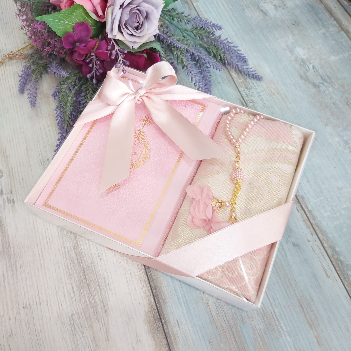 Ibaadah gift set full contents overview - Quran, prayer mat and tasbih with gift box