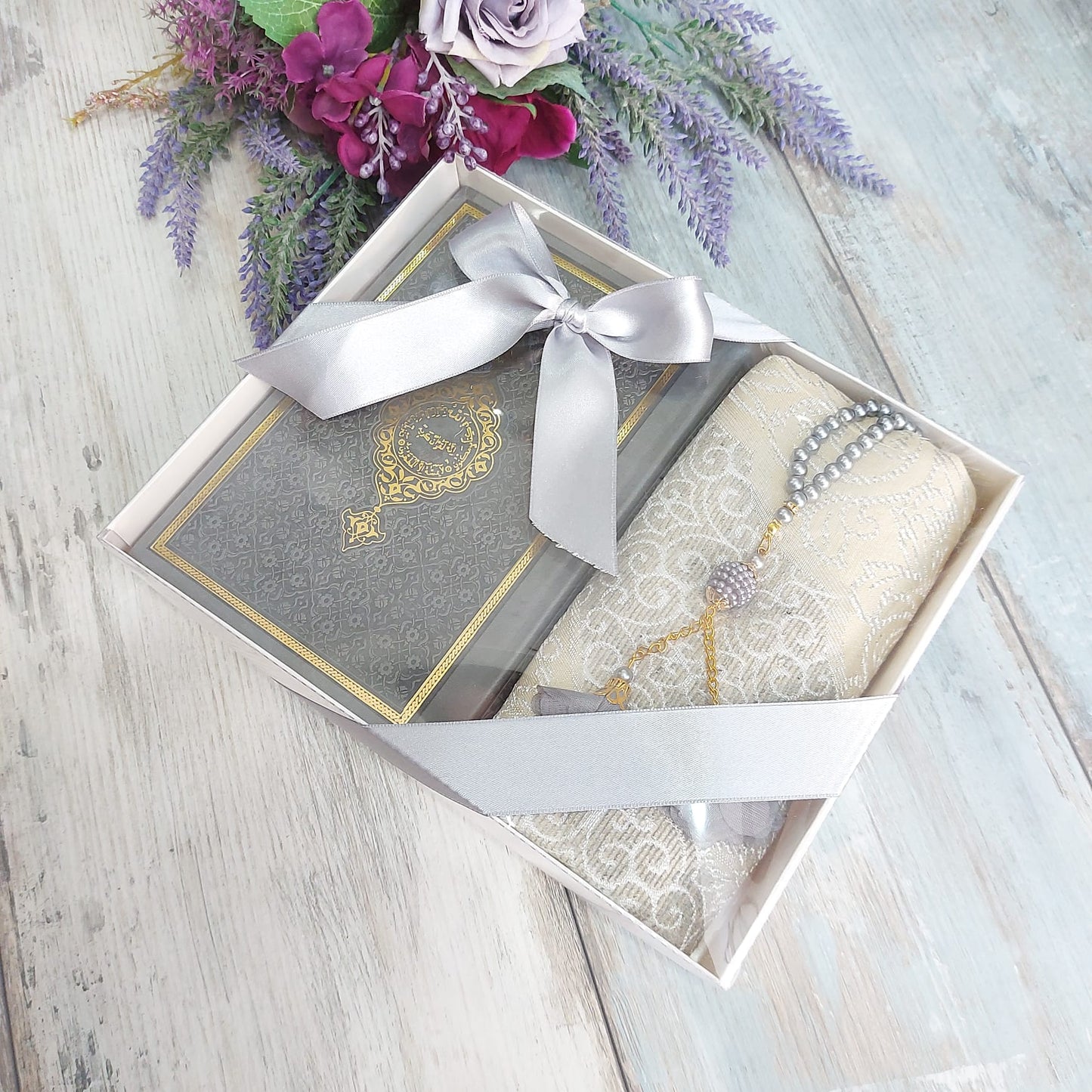 Ibaadah gift set Quran with Uthmani script pages